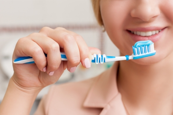 الحقيقة القبيحة حول فرشاة أسنانك
