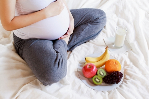 أكل الأم خلال فترة الحمل